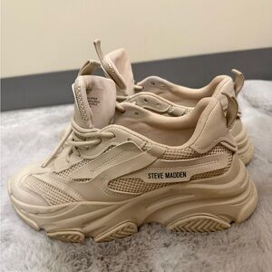 Steve Madden Women's Beige Chunky Sneakers
